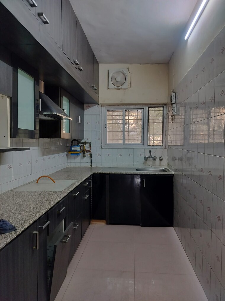 Kitchen, sarita vihar 2 Bedroom 950 Sq.Ft. Apartment In Sarita Vihar Delhi 9713731