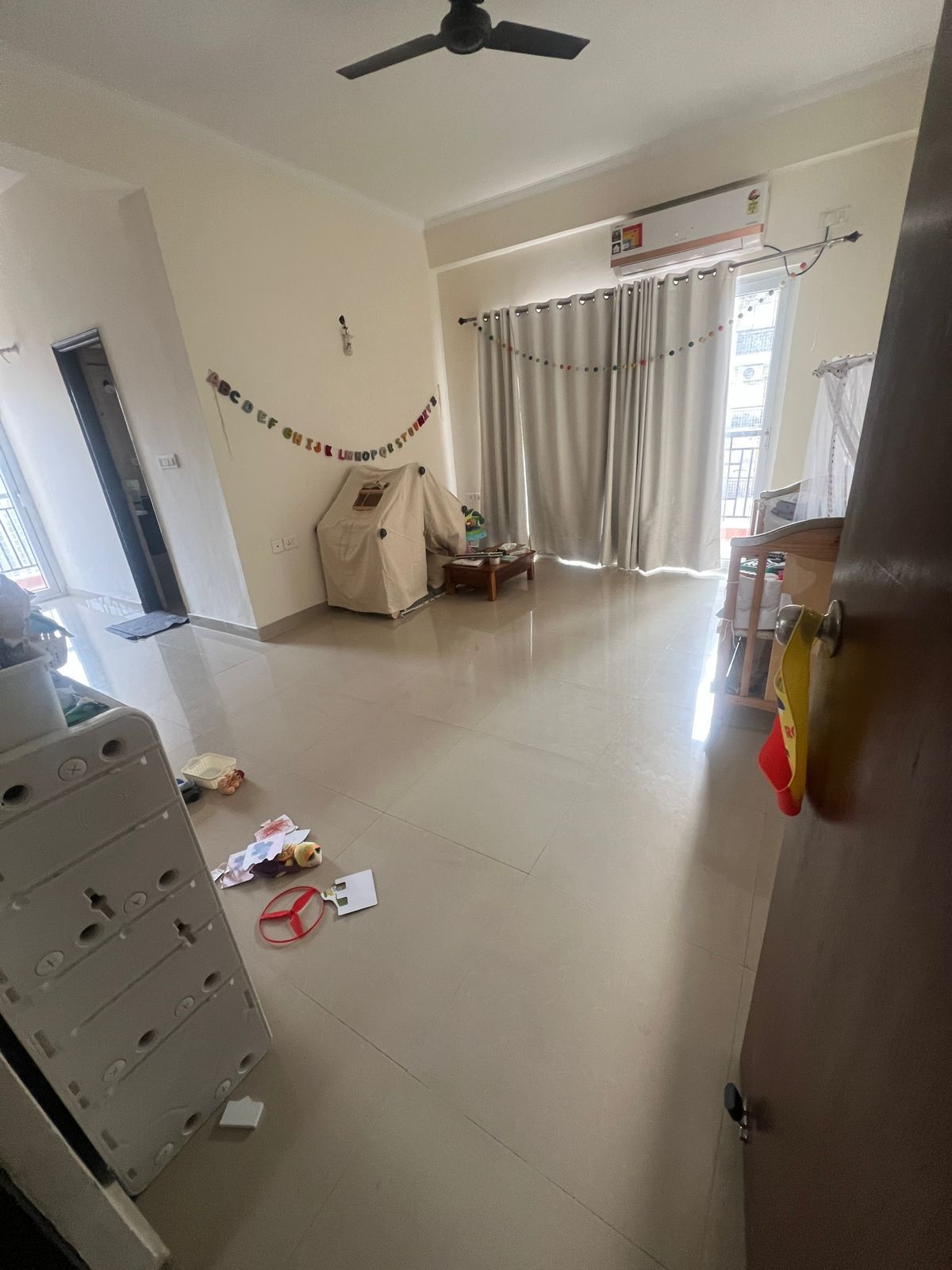 2.5 BHK + Study Room Apartment For Rent in Supertech Cape Town