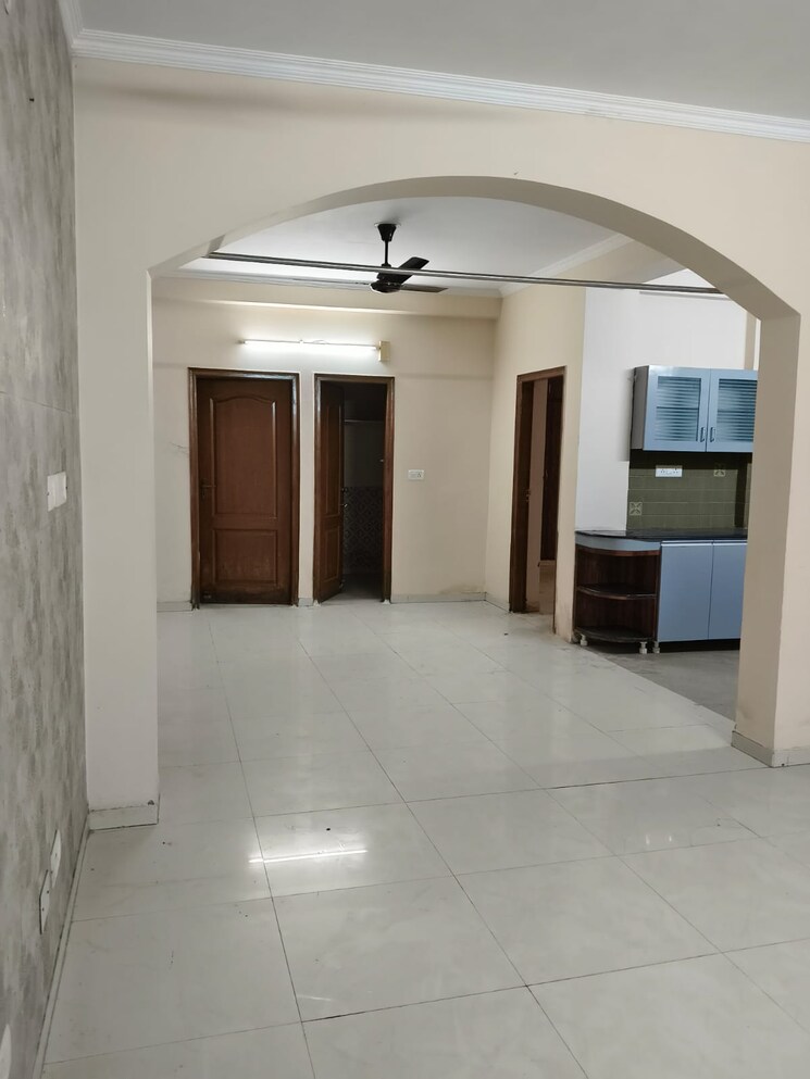 undefined, vip road 3 Bedroom 1650 Sq.Ft. Apartment In Vip Road Zirakpur 9713738
