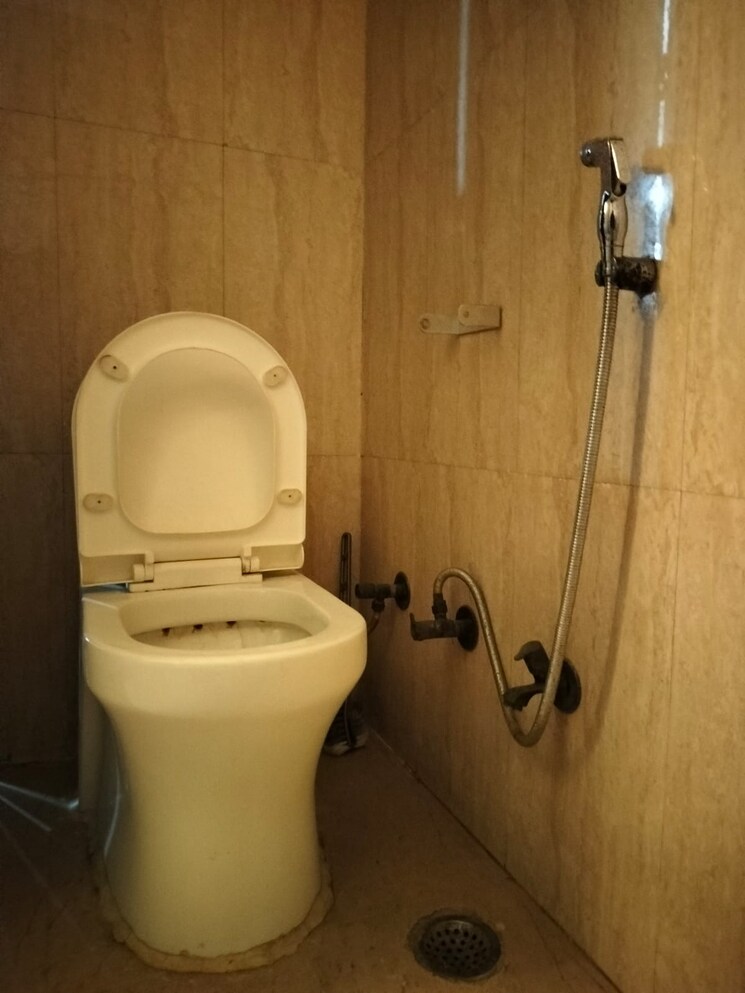 Bathroom, jasola vihar 4 Bedroom 325 Sq.Ft. Builder Floor In Jasola Vihar Delhi 9713753