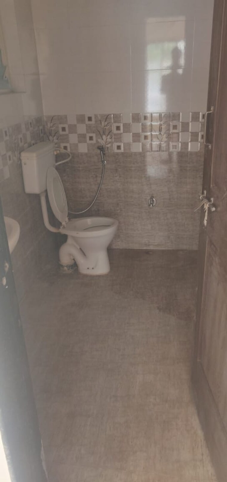 Bathroom, pimple saudagar 4 Bedroom 1500 Sq.Ft. Apartment In Pimple Saudagar Pune 9713778