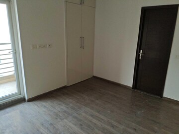 Room in 3 BHK Apartment at ABA Cleo County, Sector 121 – for Rent