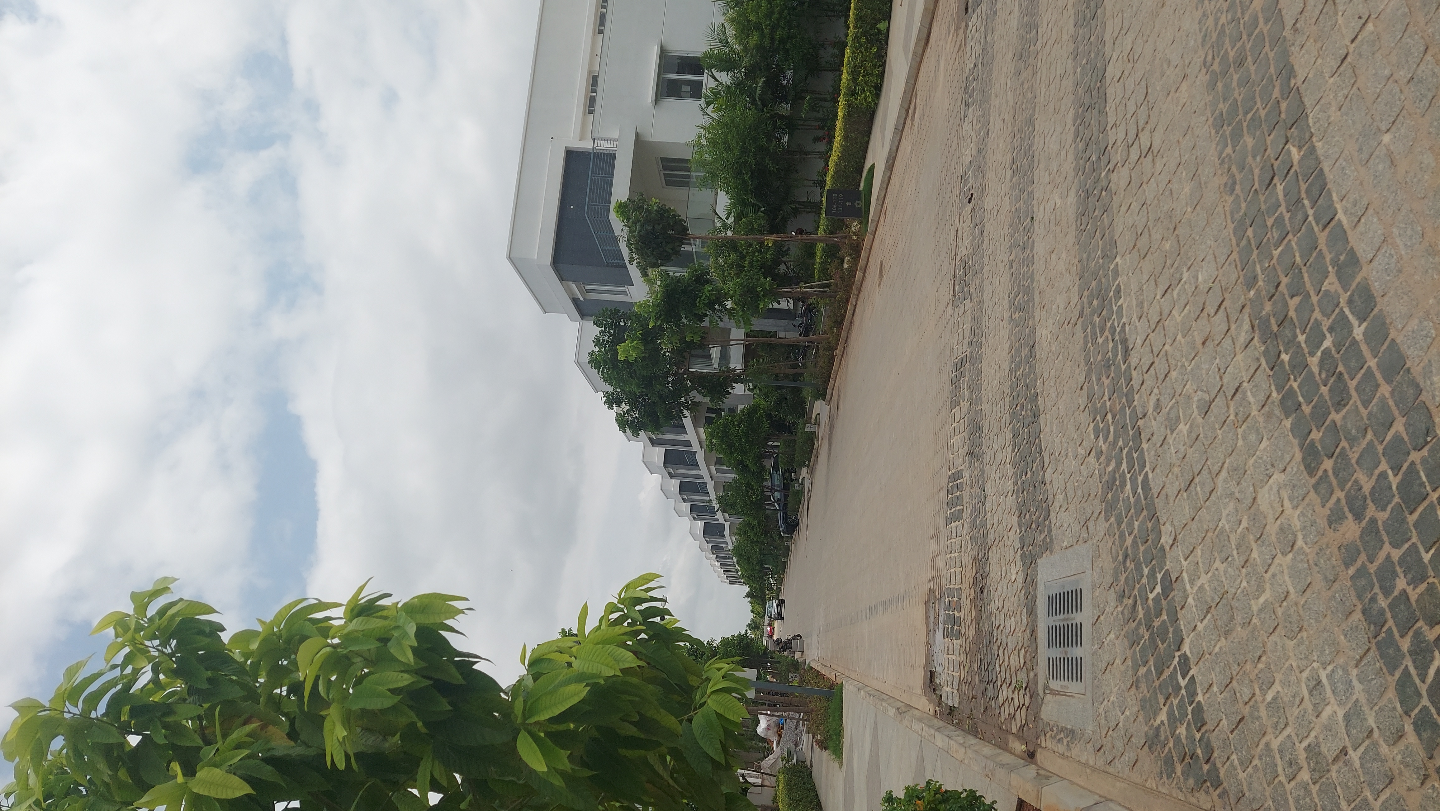 4 BHK + Pooja Room,Servant Room,Study Room,Extra Room 3772 Sq.Ft. Villa in Hallmark County