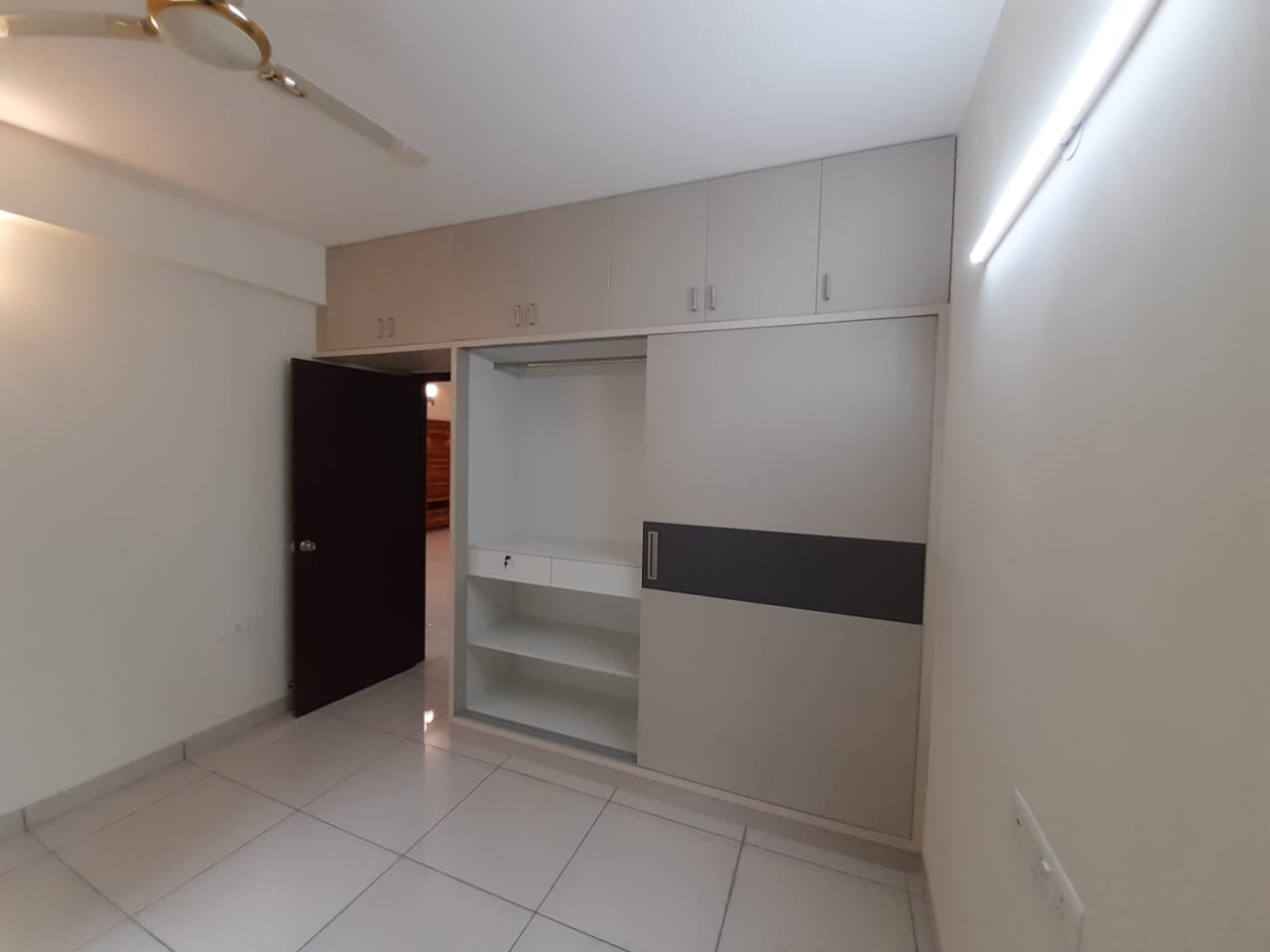 2 BHK Apartment For Sale in Prestige Boulevard