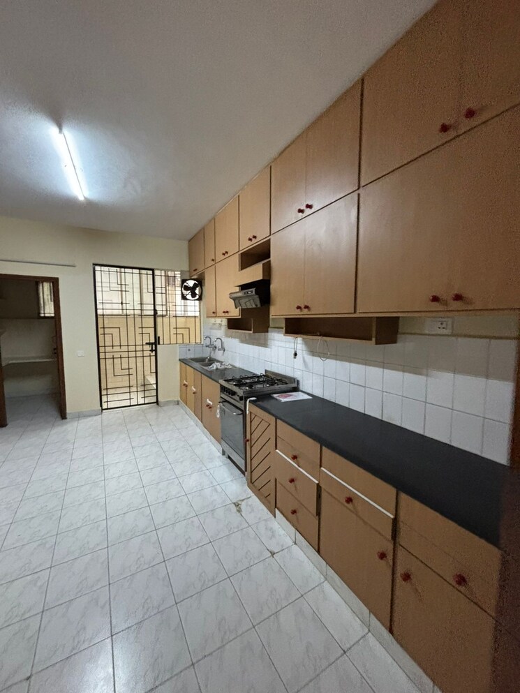 Kitchen, hs-apartment 3 Bedroom 3000 Sq.Ft. Apartment In Cunningham Road Bangalore 9713809