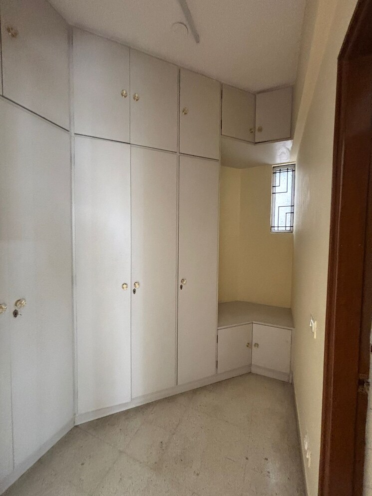 Bathroom, hs-apartment 3 Bedroom 3000 Sq.Ft. Apartment In Cunningham Road Bangalore 9713809