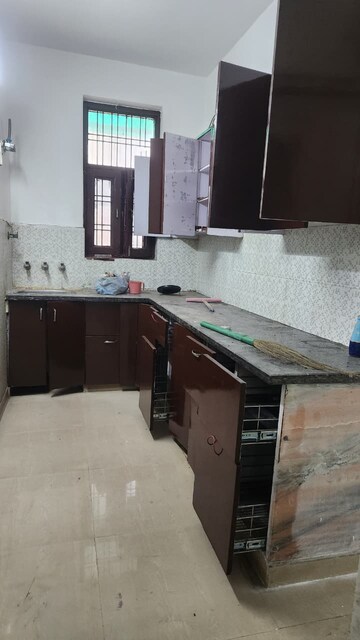 Kitchen in 2 BHK Builder Floor at Spring Field, Sector 31 – for Rent