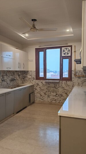 4 BHK Builder Floor For Rent in Sector 15