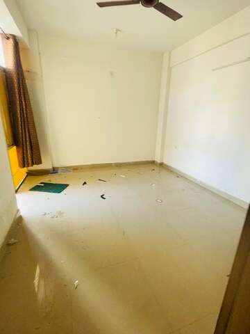 Room in 2 BHK Apartment at Lotus Homz, Sector 111 – for Rent