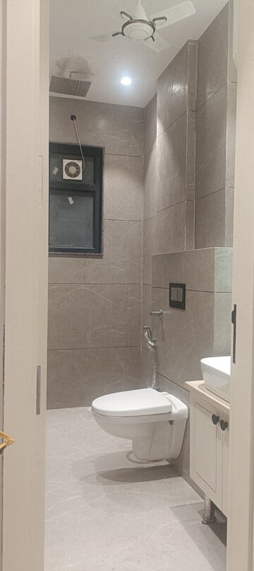 Attached Bathroom in 3 BHK Builder Floor at Surajmal Vihar – for Sale