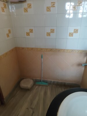 Bathroom in 2.5 BHK Villa at Sector 55 – for Rent
