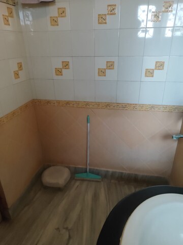 Bathroom in 2.5 BHK Villa at Sector 55 – for Rent