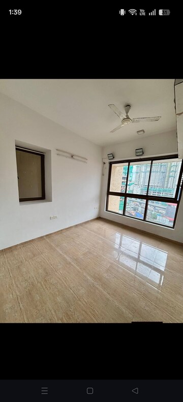 Room in 3 BHK Apartment at Ganesh Niwas Goregaon West, Goregaon West – for Rent