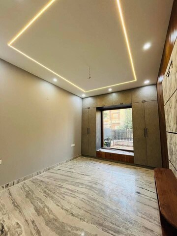 Room in 6 BHK Independent House at Sector 123 – for Sale