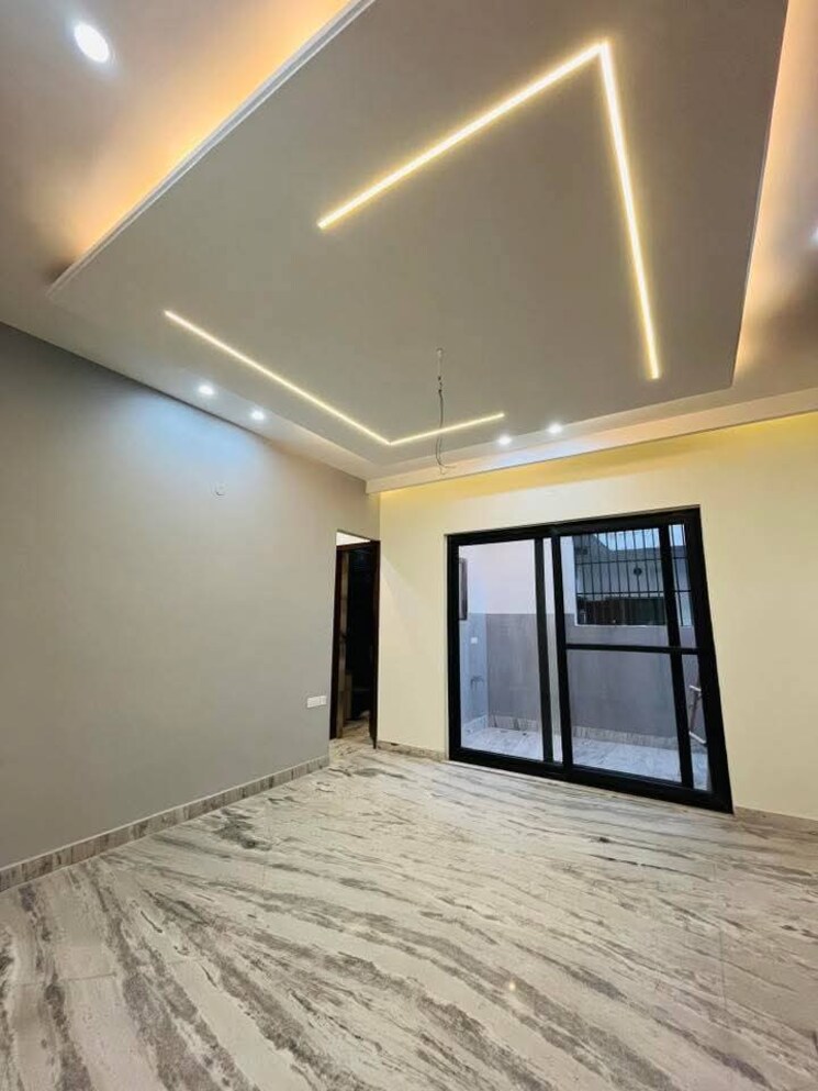 Room, sector 123 6 Bedroom 200 Sq.Yd. Independent House In Sector 123 Mohali 9713878