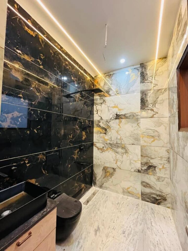 Bathroom, sector 123 6 Bedroom 200 Sq.Yd. Independent House In Sector 123 Mohali 9713878
