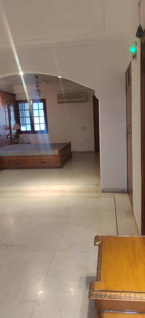 4 BHK + Servant Room Apartment For Rent in Singh Surya Tilak