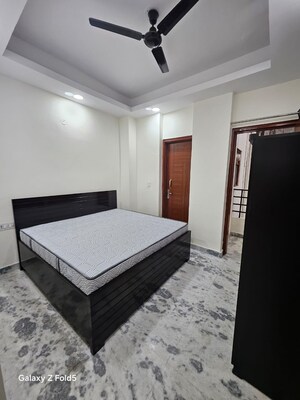 Bedroom in 2 BHK Builder Floor at Sector 40 – for Rent