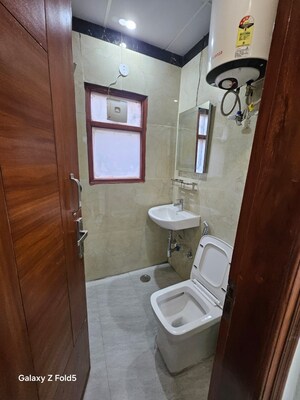 Bathroom in 2 BHK Builder Floor at Sector 40 – for Rent