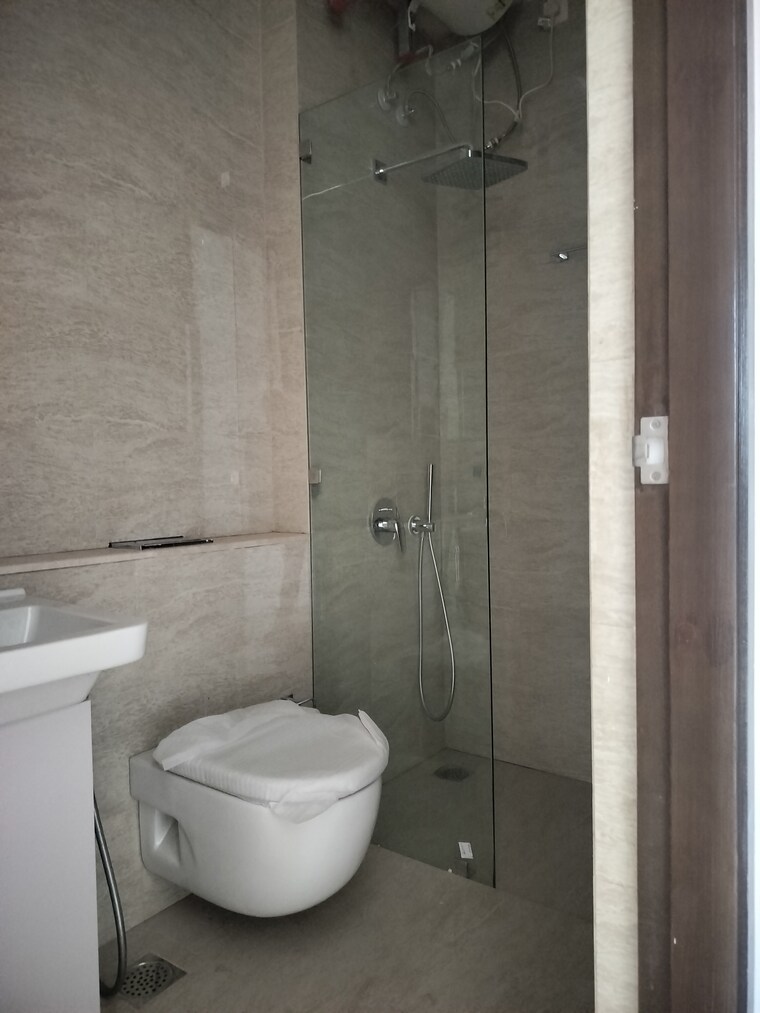 Bathroom, adani-ten-bkc 2 Bedroom 800 Sq.Ft. Apartment In Bandra East Mumbai 9714071