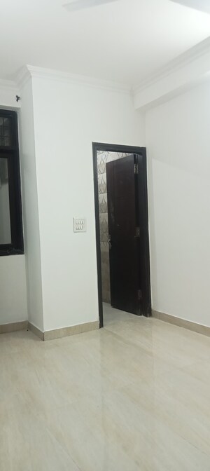 Room in 1 BHK Builder Floor at Panchsheel Vihar – for Rent