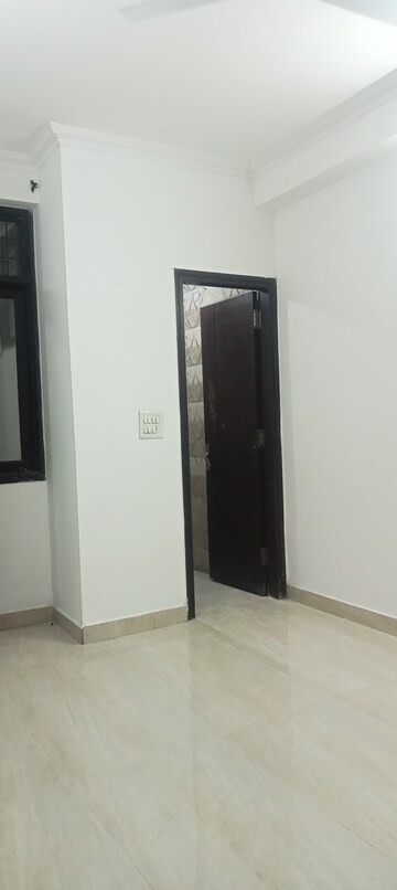 Room in 1 BHK Builder Floor at Panchsheel Vihar – for Rent