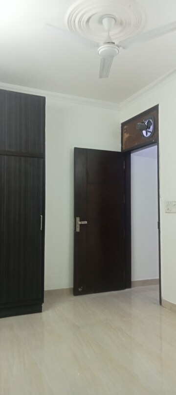 Room in 1 BHK Builder Floor at Panchsheel Vihar – for Rent