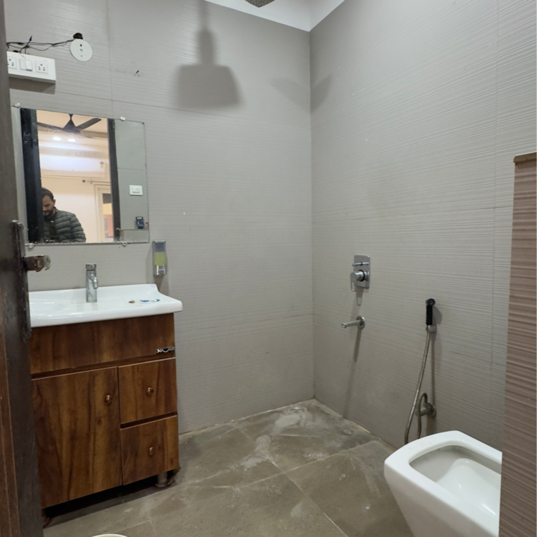 Bathroom, chattarpur 3 Bedroom 1400 Sq.Ft. Builder Floor In Chattarpur Delhi 9714135