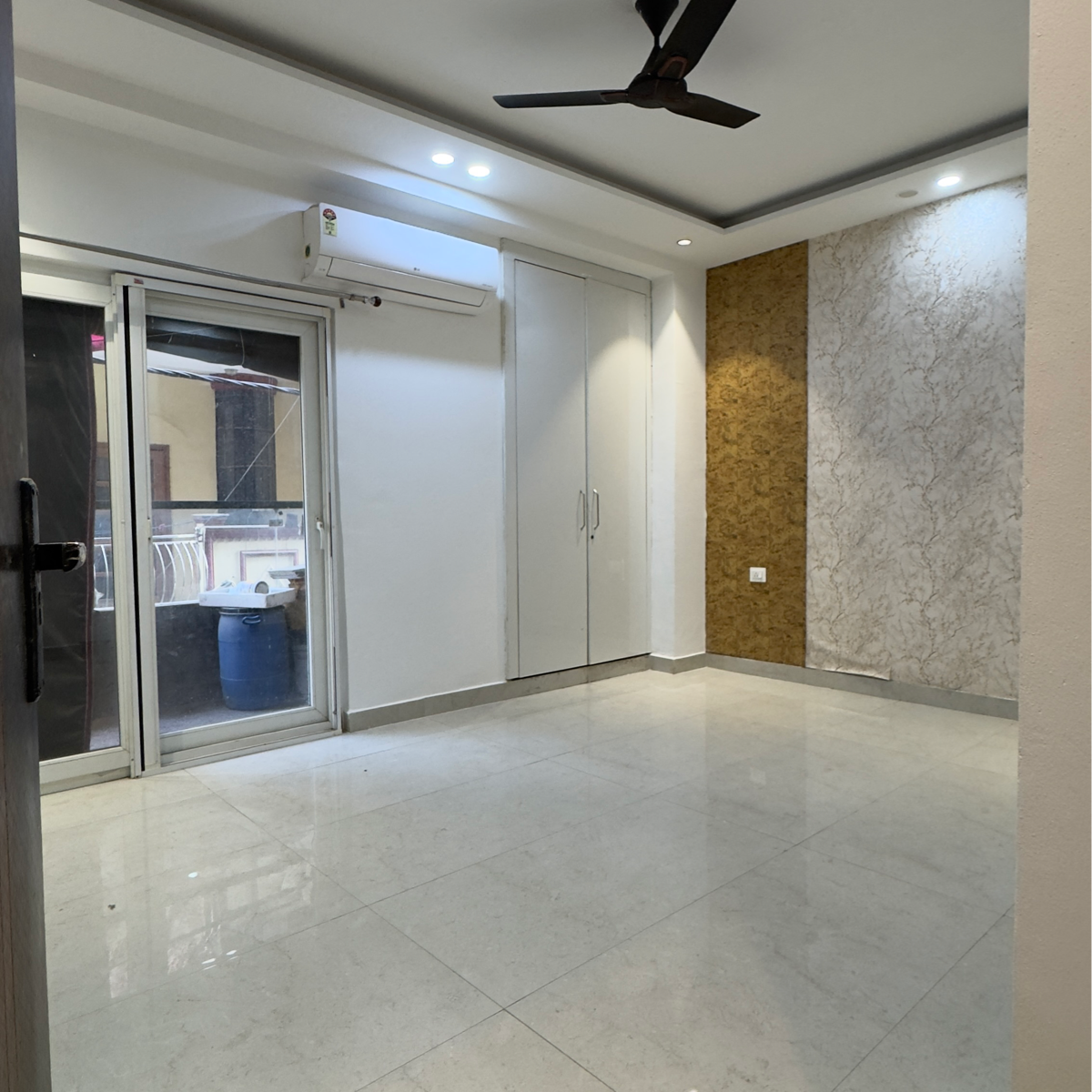3 BHK + Servant Room Builder Floor For Rent in Chhattarpur Enclave 