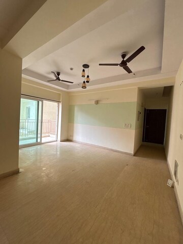 Room in 3 BHK Apartment at Mahagun Moderne, Sector 78 – for Rent