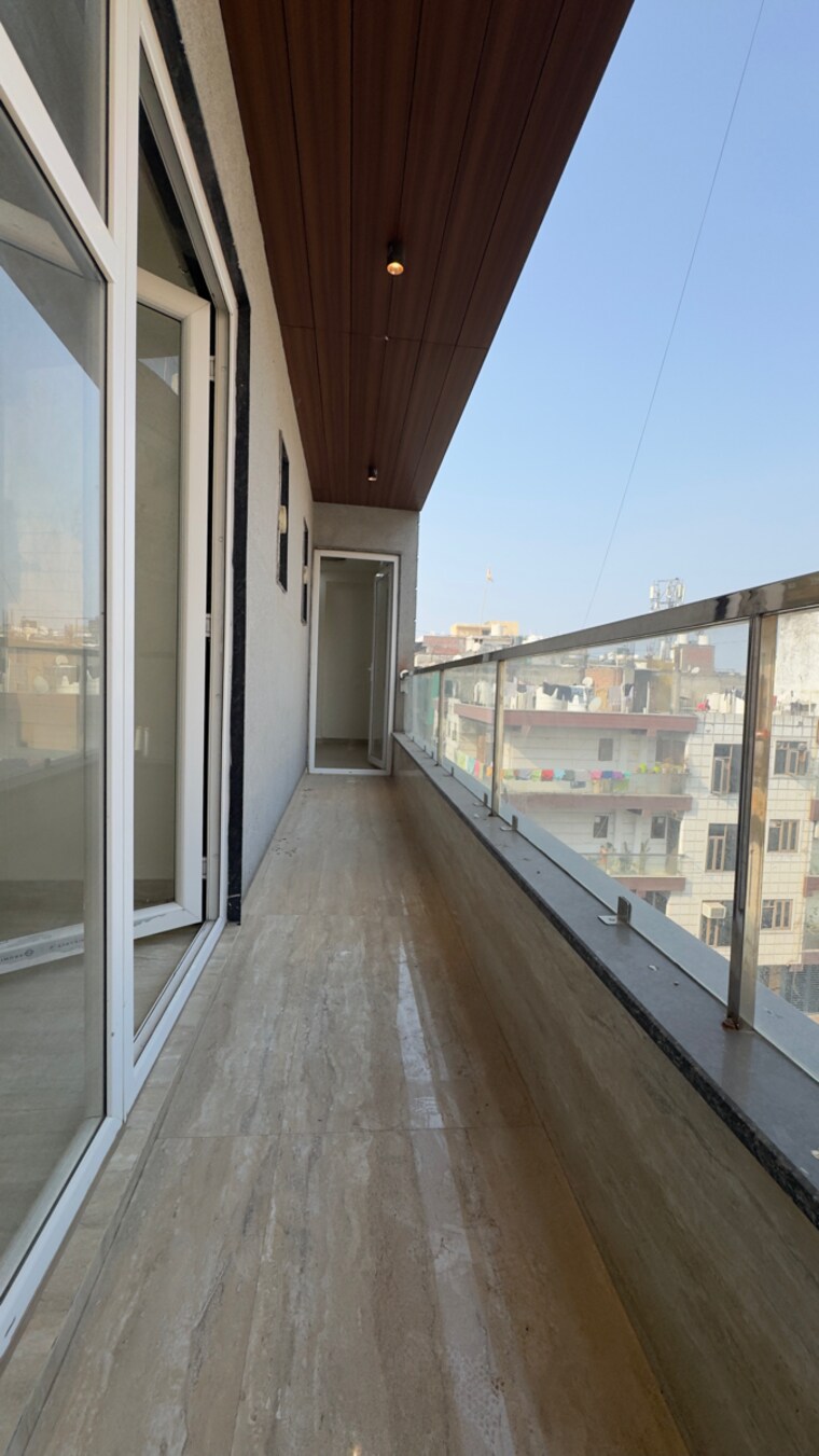 Balcony, chattarpur 3 Bedroom 1500 Sq.Ft. Builder Floor In Chattarpur Delhi 9714229