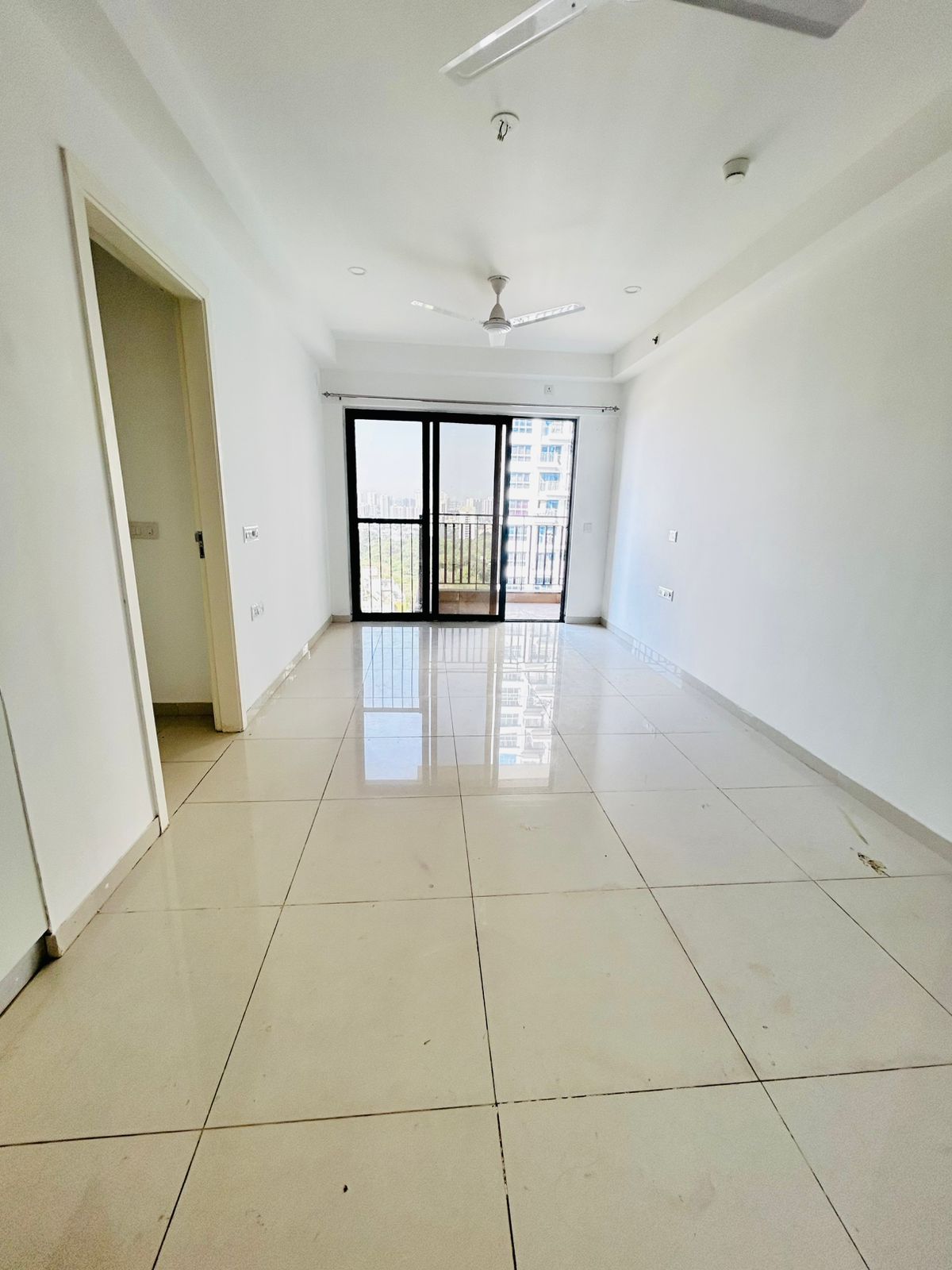 3 BHK 1300 Sq.Ft. Apartment in Amanora Gold Towers