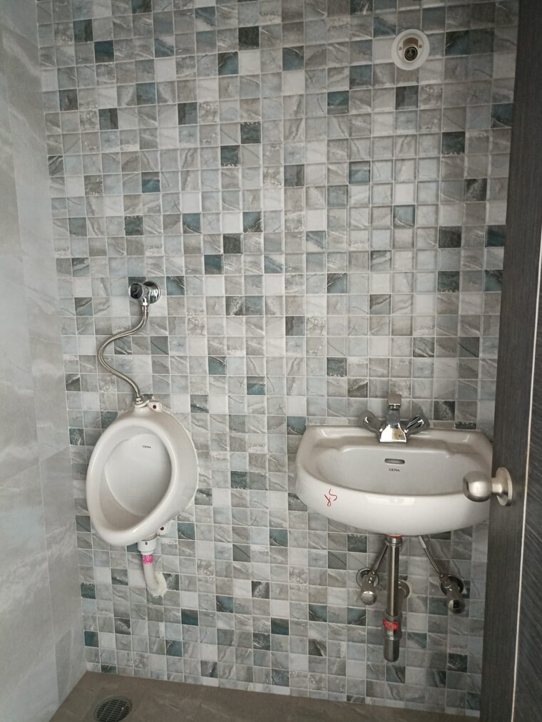 Bathroom, bhandup west Commercial Office Space 650 Sq.Ft. In Bhandup West Mumbai 9714313