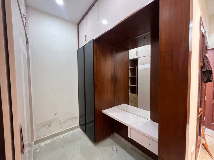 Room, sector 125 5 Bedroom 216 Sq.Yd. Independent House In Sector 125 Mohali 9714401