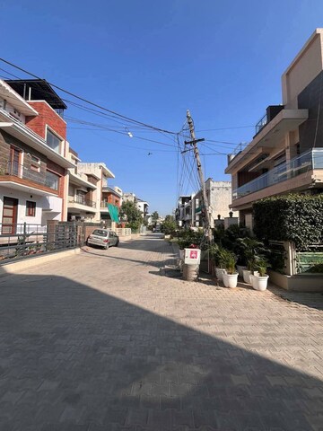 Parking in 5 BHK Independent House at Sector 125 – for Sale