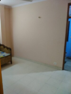 Room in 1 BHK Builder Floor at Lajpat Nagar 4 – for Rent