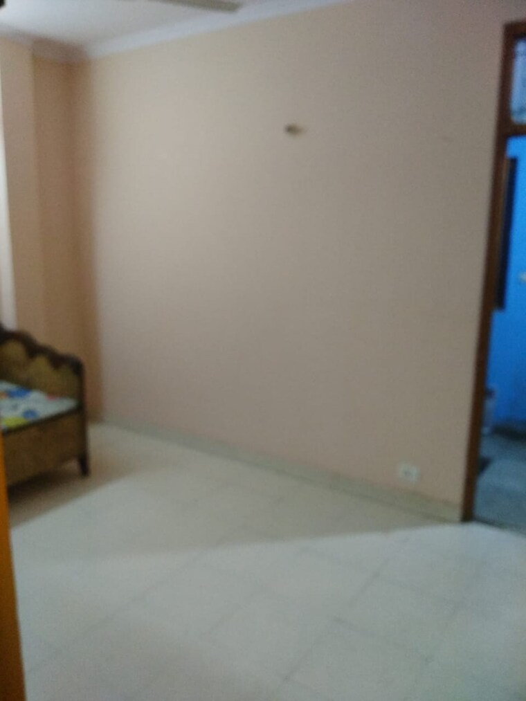 Room, lajpat nagar 4 1 Bedroom 456 Sq.Ft. Builder Floor In Lajpat Nagar 4 Delhi 9714244