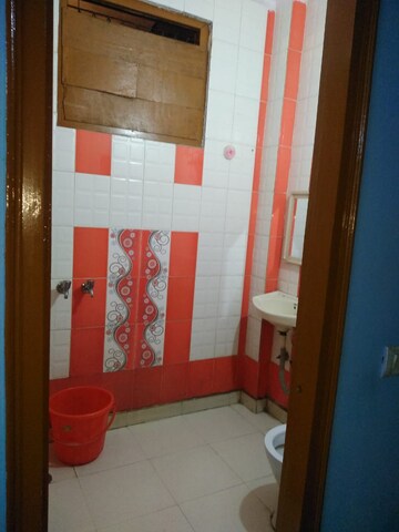 Bathroom in 1 BHK Builder Floor at Lajpat Nagar 4 – for Rent