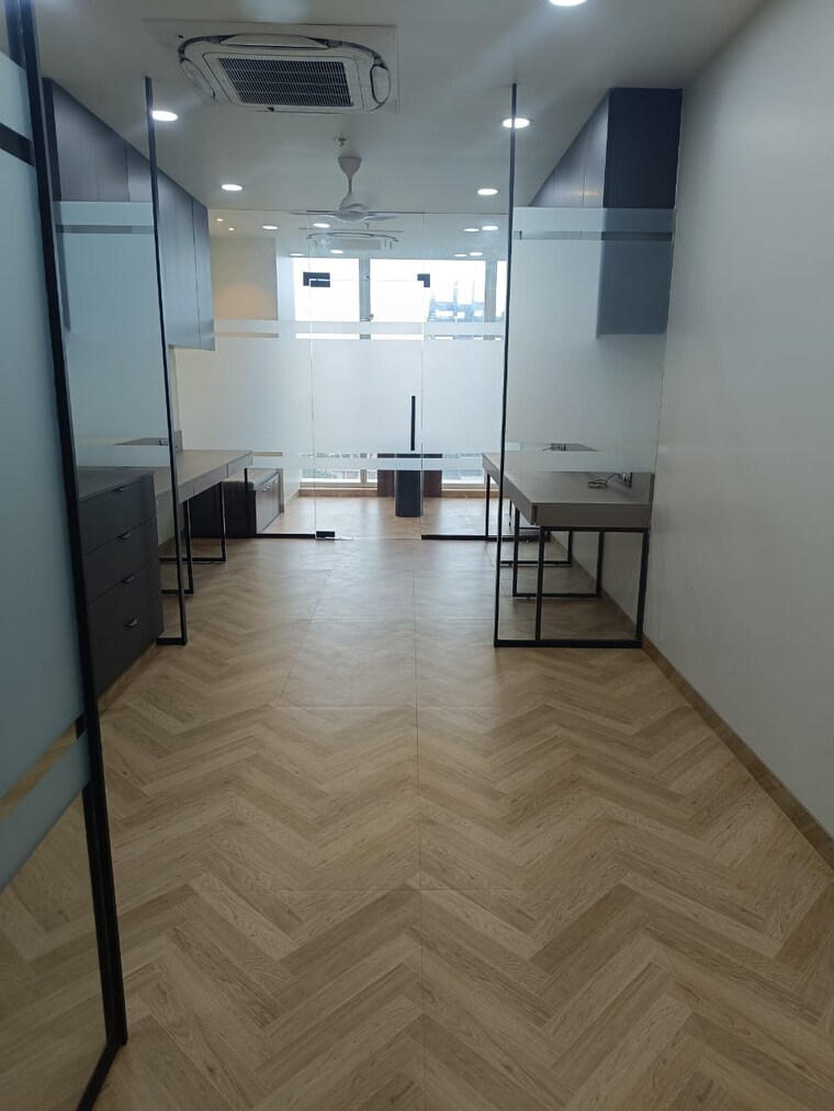 Room, marathon-millennium Commercial Office Space 500 Sq.Ft. In Mulund West Mumbai 9714428