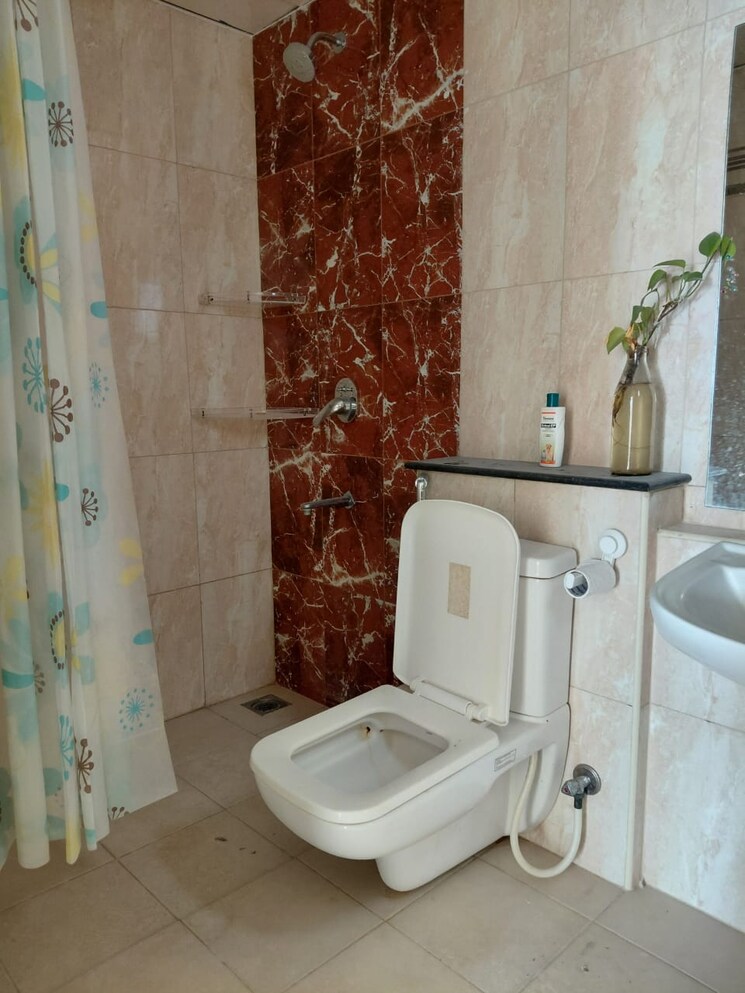 Bathroom, mantri-serenity 3.5 Bedroom 2104 Sq.Ft. Apartment In Kanakapura Road Bangalore 9714438