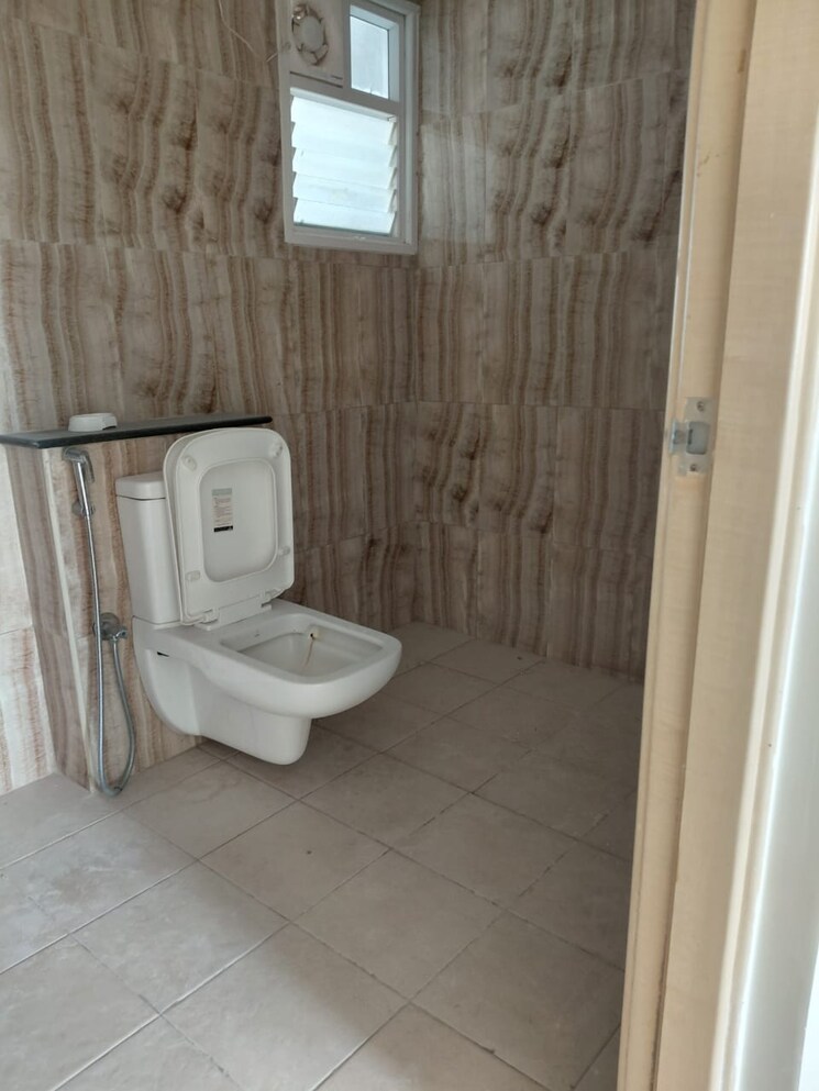 Bathroom, mantri-serenity 3.5 Bedroom 2104 Sq.Ft. Apartment In Kanakapura Road Bangalore 9714438