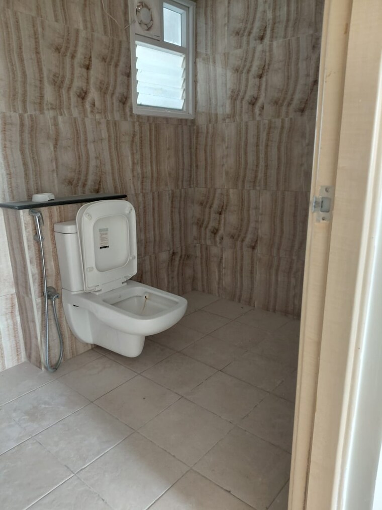 Bathroom, mantri-serenity 3.5 Bedroom 2104 Sq.Ft. Apartment In Kanakapura Road Bangalore 9714438