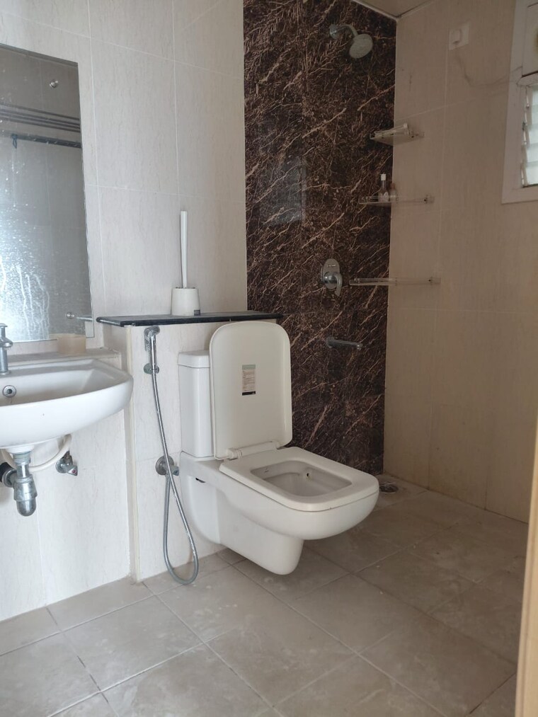 Bathroom, mantri-serenity 3.5 Bedroom 2104 Sq.Ft. Apartment In Kanakapura Road Bangalore 9714438