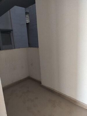 Room in 3 BHK Apartment at Adani Ten BKC, Bandra East – for Rent