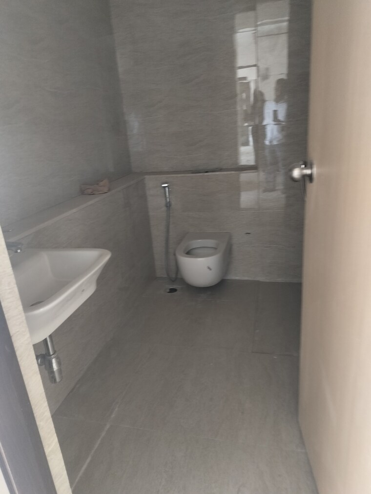 Bathroom, adani-ten-bkc 3 Bedroom 1389 Sq.Ft. Apartment In Bandra East Mumbai 9714459