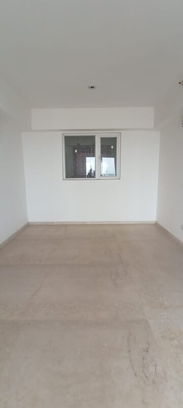 Room in 2 BHK Apartment at Umang Winter Hills, Sector 77 – for Rent