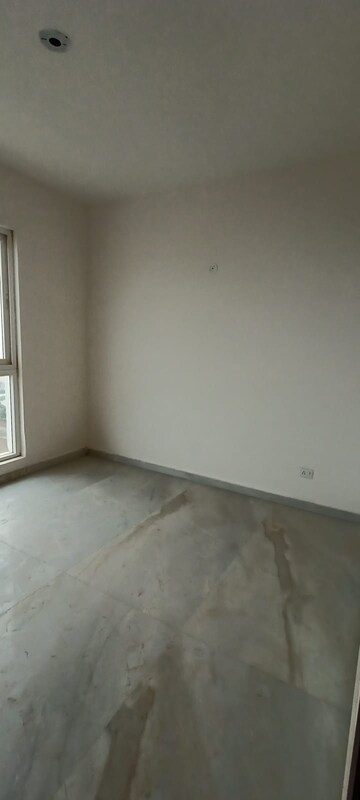 Room in 2 BHK Apartment at Umang Winter Hills, Sector 77 – for Rent