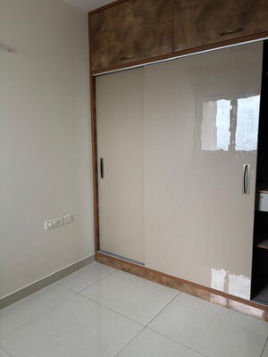 Room in 3 BHK Apartment at Prestige Falcon City, Konanakunte – for Rent