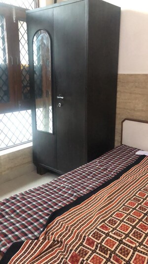 Bedroom in 2.5 BHK Apartment at Aims Golf City, Sector 75 – for Rent