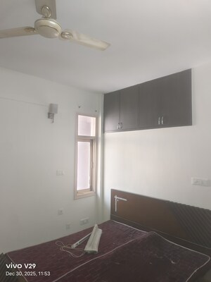 Room in 3 BHK Apartment at HBH Galaxy Apartments, Sector 43 – for Sale